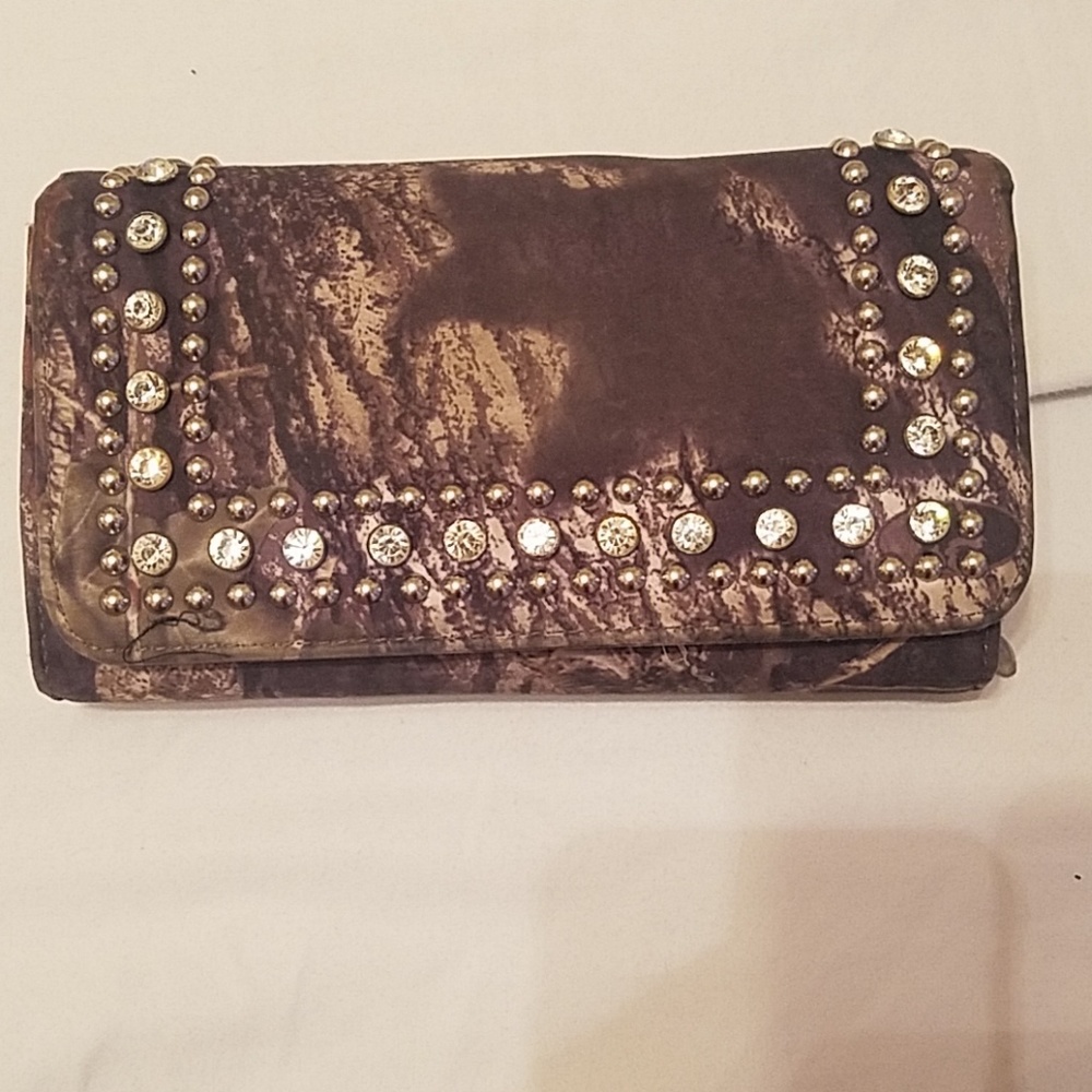 Camo wallet